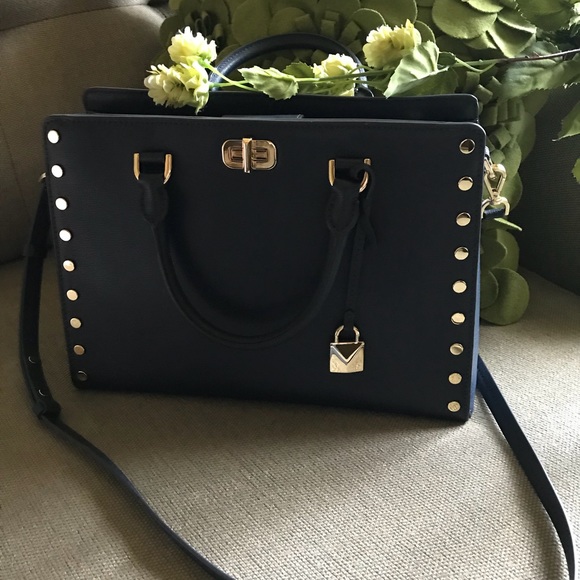 Michael Kors Handbags - Authentic Michael Kors PRICE DROPPED⬇️